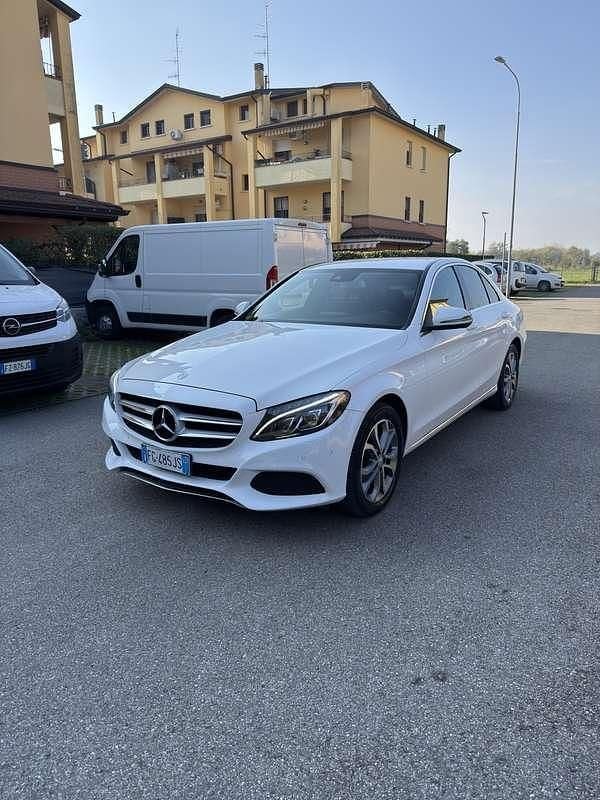 Usata 2016 Mercedes C200 Tre volumi | 11.000 € (Buon prezzo) - Immagine 1/4