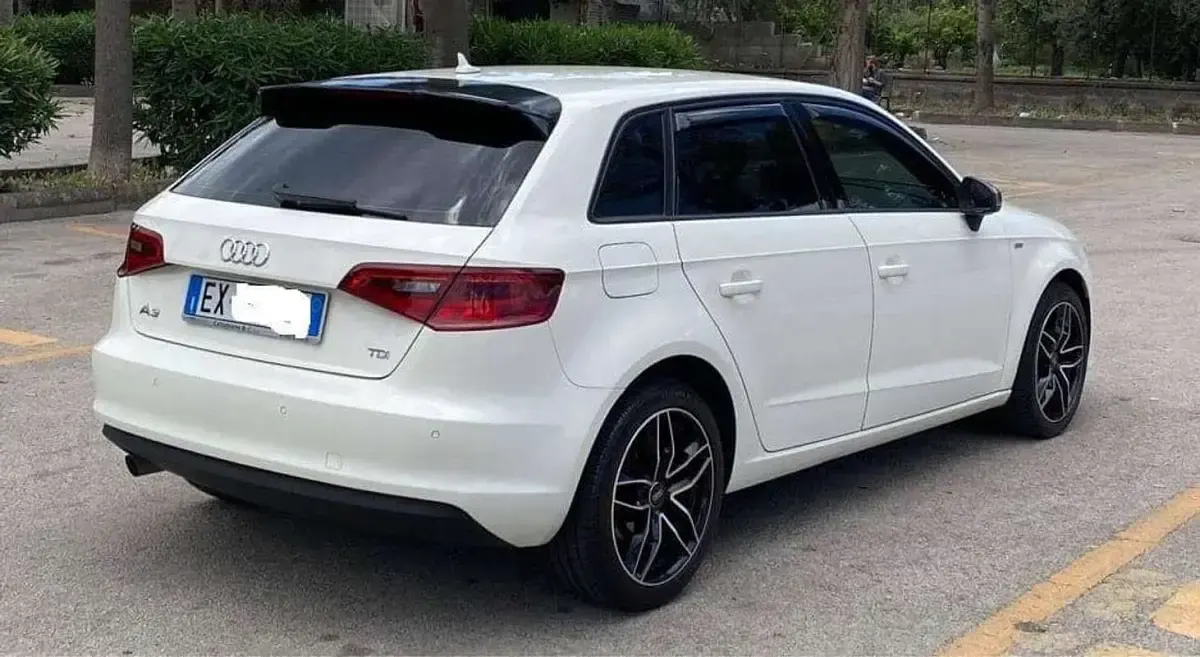 Usata Audi A3 Sportback Ambition 110 CV (80 kW) 2012 Bianco Utilitaria