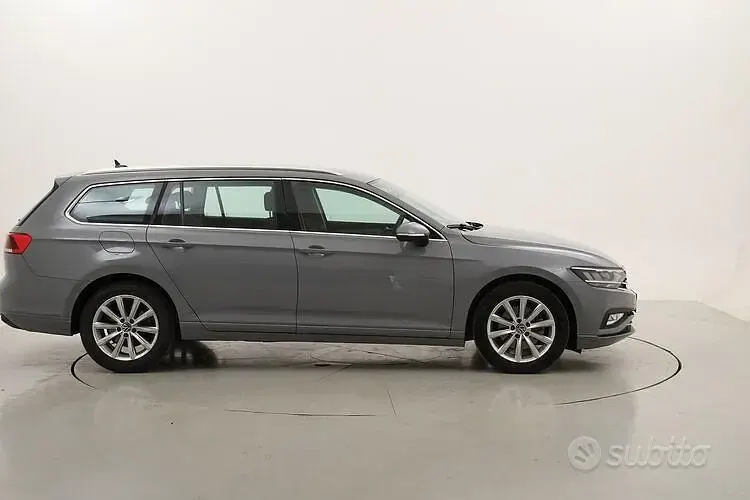 Usata VW Passat Business 122 CV (89 kW) 2023 Grigio Station wagon
