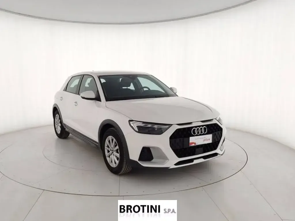 Usata Audi A1 Sportback Business 95 CV (69 kW) 2025 Bianco pastello Utilitaria