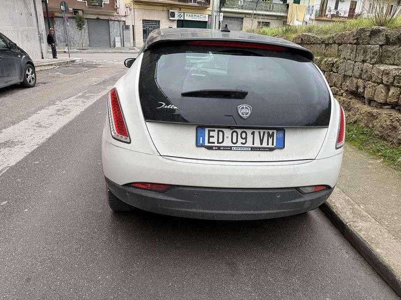Usata Lancia Delta 120 CV (88 kW) 2010 Utilitaria