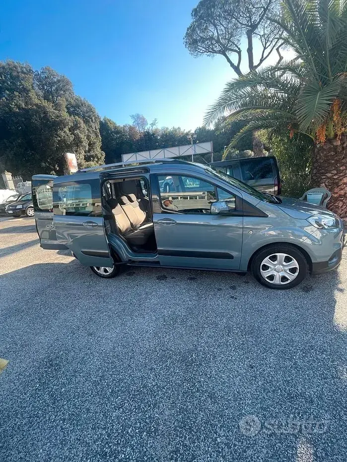 Usata Ford Courier Trend 100 CV (73 kW) 2020 Verde Monovolume