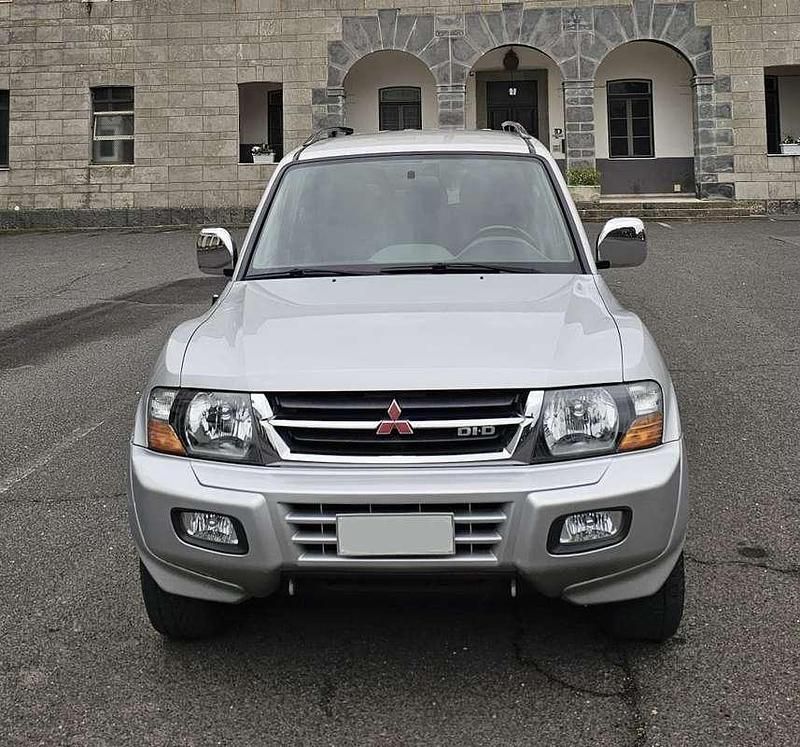 Usata Mitsubishi Pajero 160 CV (117 kW) 2001 Argento SUV
