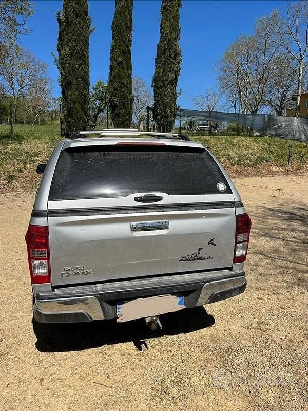 Usata Isuzu D-Max 2018 Grigio SUV