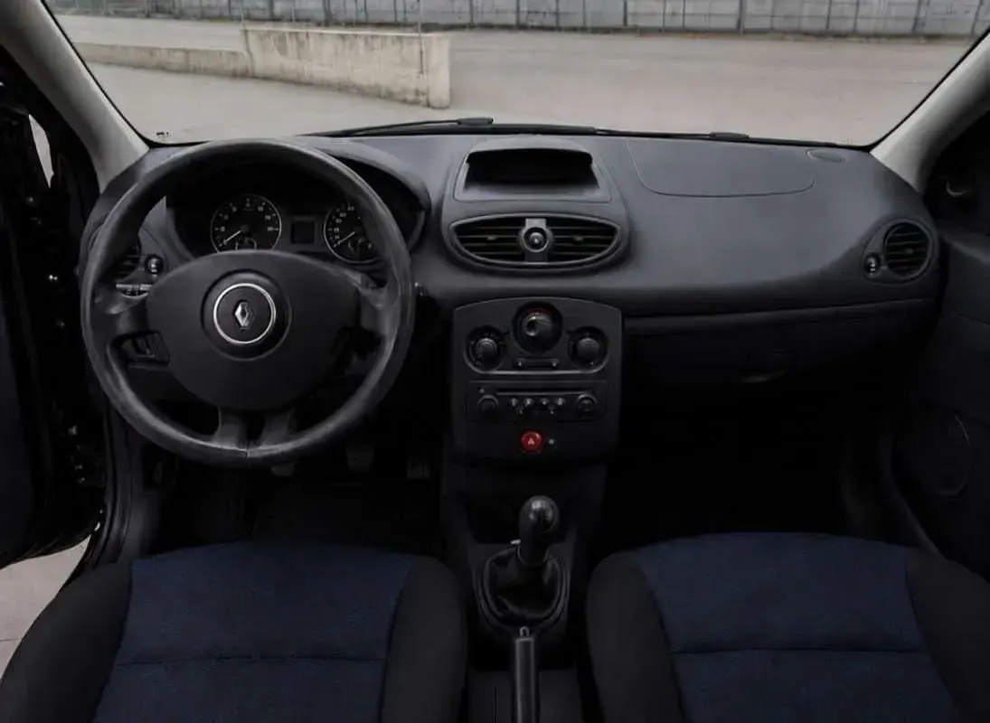 Usata Renault Clio II 75 CV (55 kW) 2008 Berlina