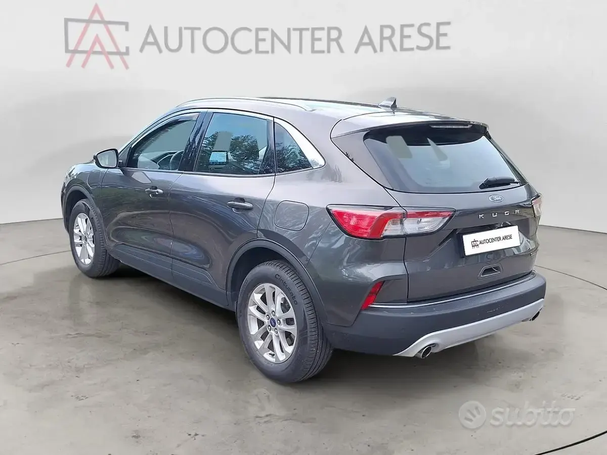 Usata Ford Kuga Business Edition 152 CV (111 kW) 2022 Grigio SUV