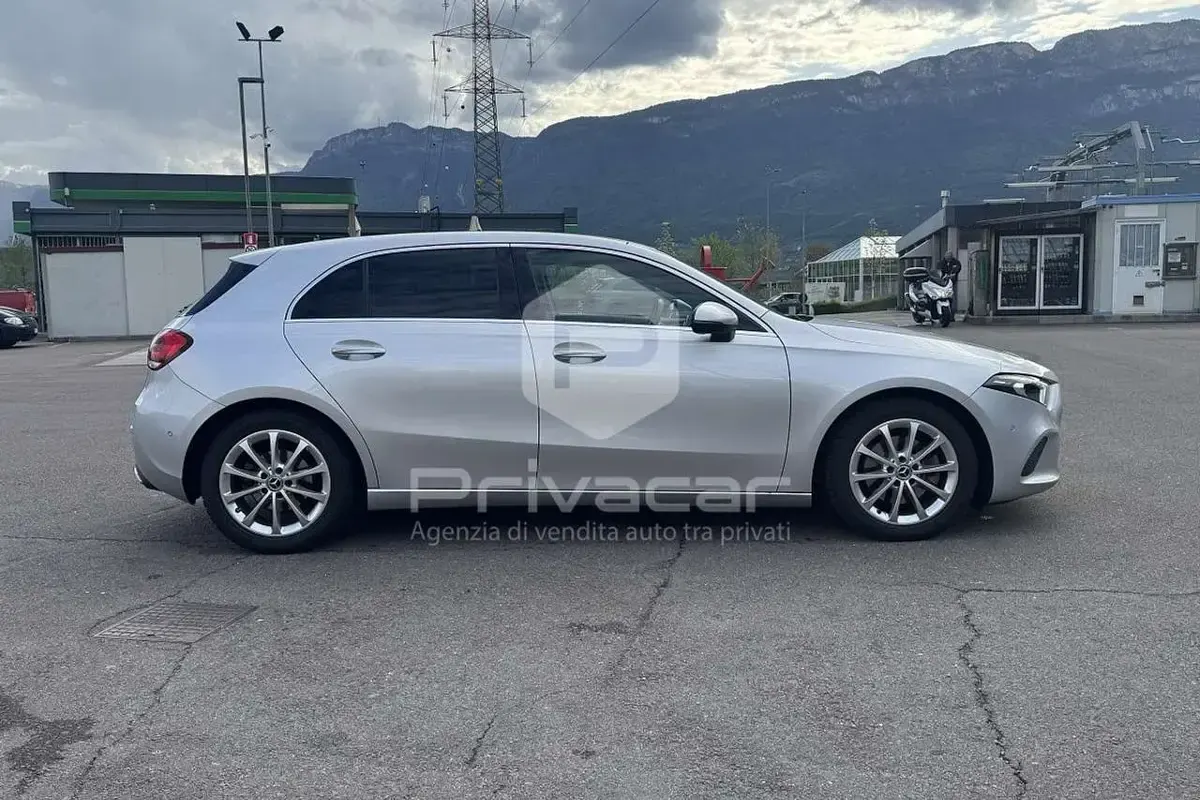 Usata Mercedes A200 163 CV (119 kW) 2018 Grigio Utilitaria