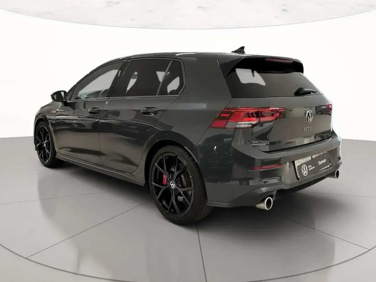 Usata VW Golf VIII GTI 245 CV (180 kW) 2024 5k urano grey Berlina