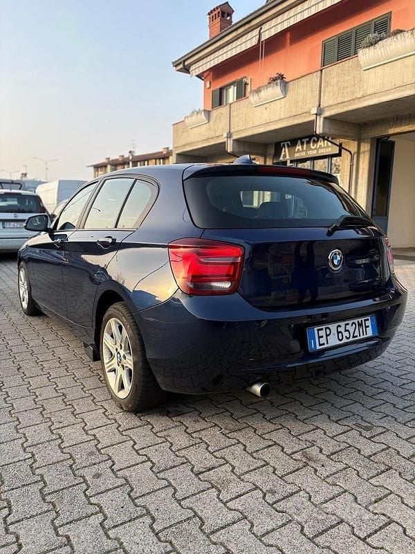 Usata BMW 114 95 CV (69 kW) 2012 Nero Utilitaria