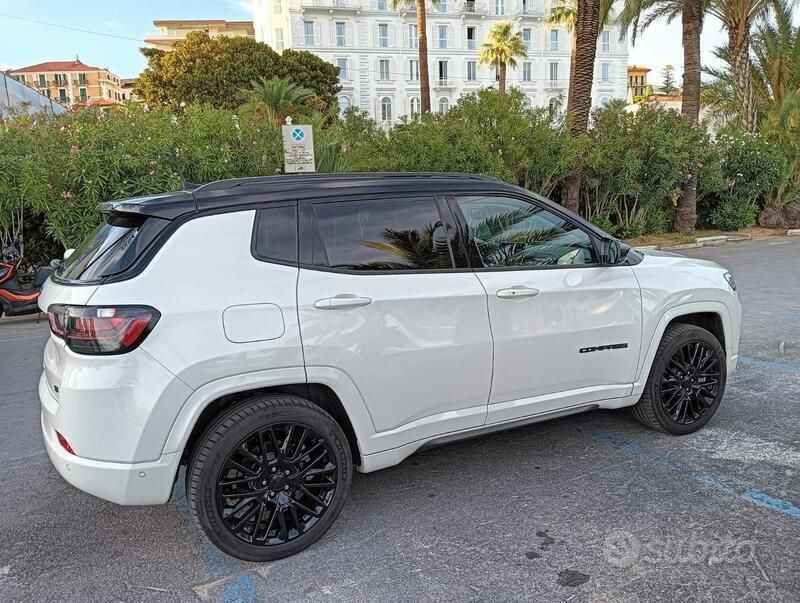 Usata Jeep Compass 241 CV (177 kW) 2023 Bianco SUV