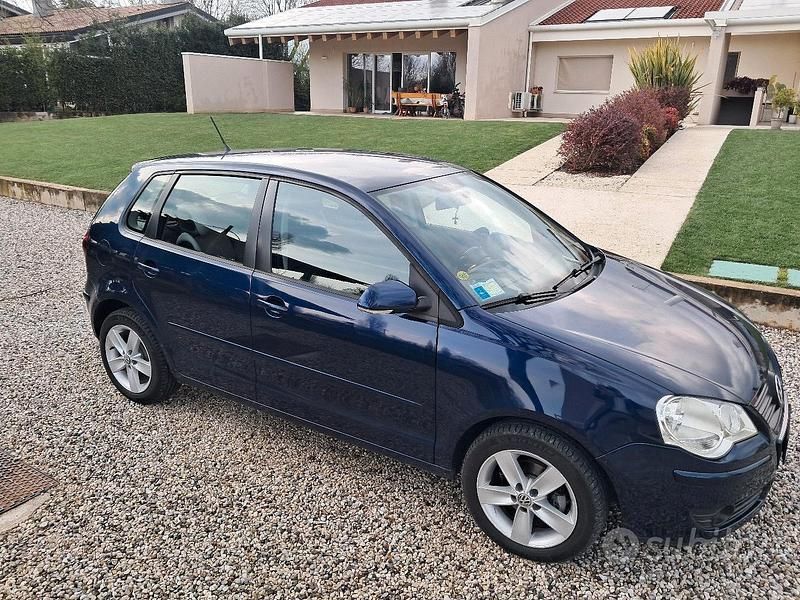 Usata VW Polo Trendline 69 CV (50 kW) 2006 Blu/azzurro Utilitaria