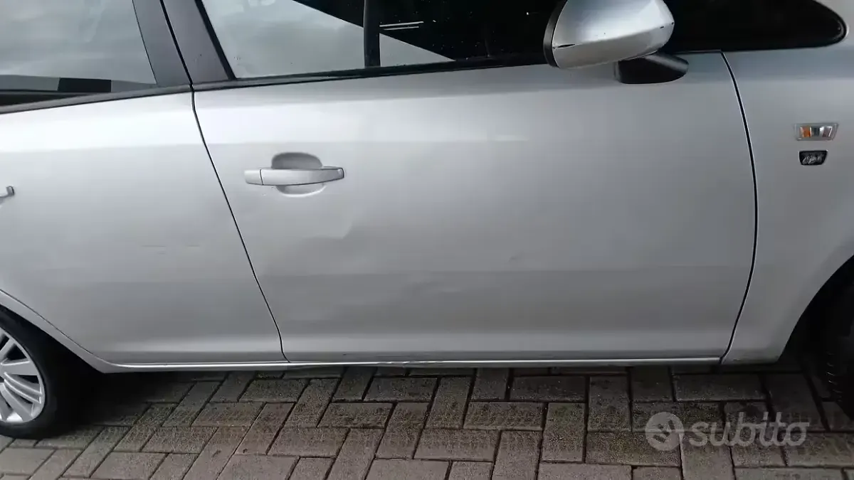 Usata Opel Corsa 80 CV (58 kW) 2010 Utilitaria