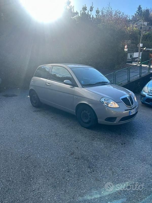 Usata Lancia Ypsilon 59 CV (43 kW) 2008 Beige Utilitaria