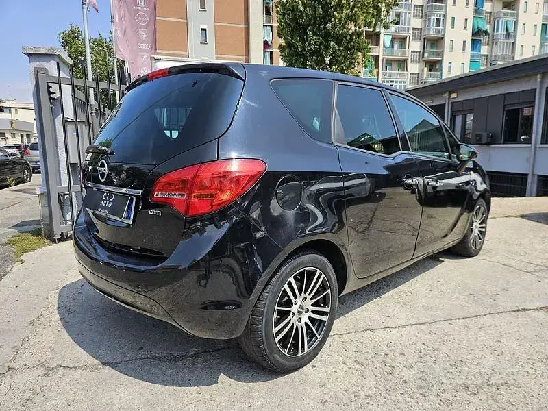 Usata Opel Meriva Cosmo 110 CV (80 kW) 2011 Nero Monovolume