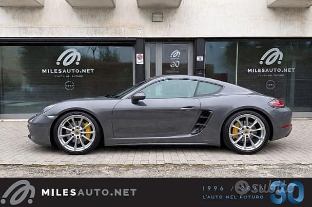 Usata Porsche 718 Cayman 299 CV (219 kW) 2018 Grigio Coupé