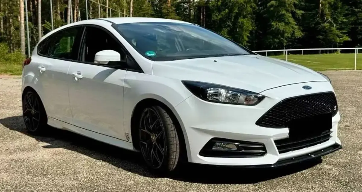 Usata Ford Focus ST 250 CV (183 kW) 2017 Bianco Berlina