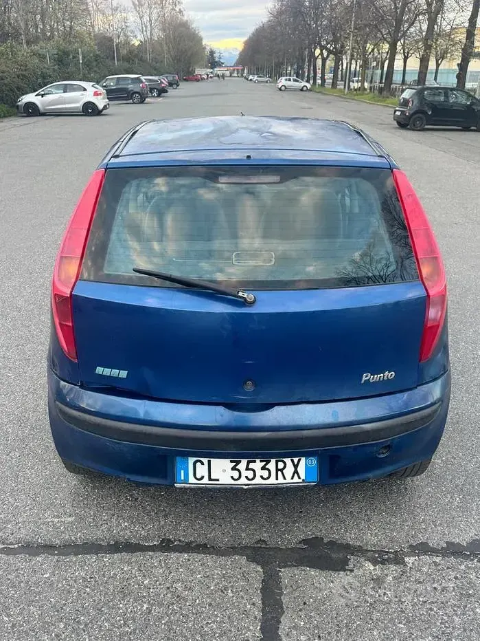 Usata Fiat Punto 60 CV (44 kW) 2004 Blu Utilitaria