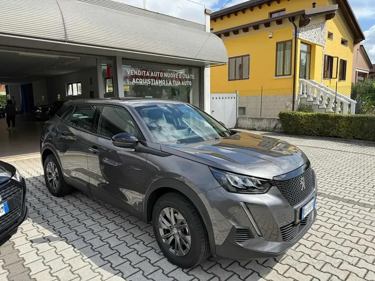 Usata Peugeot 2008 Allure 131 CV (96 kW) 2021 Grigio SUV