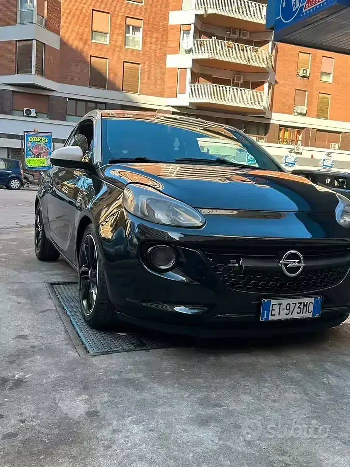 Usata Opel Adam 101 CV (74 kW) 2014 Nero Utilitaria