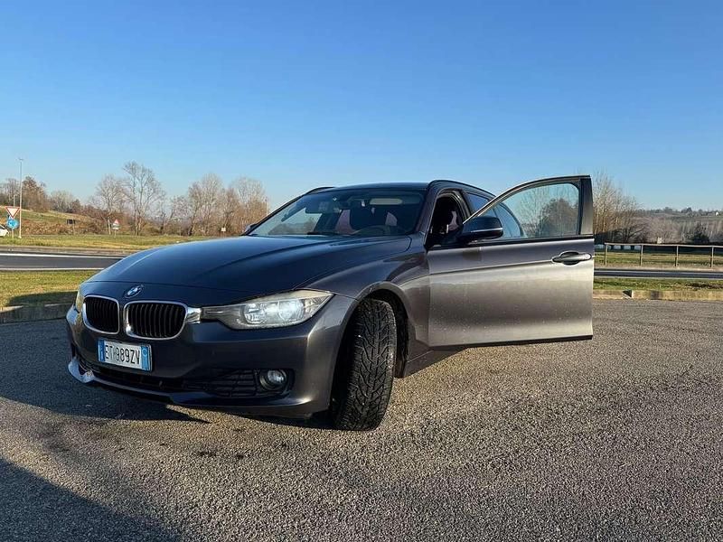 Usata BMW 318 143 CV (105 kW) 2014 Grigio Station wagon