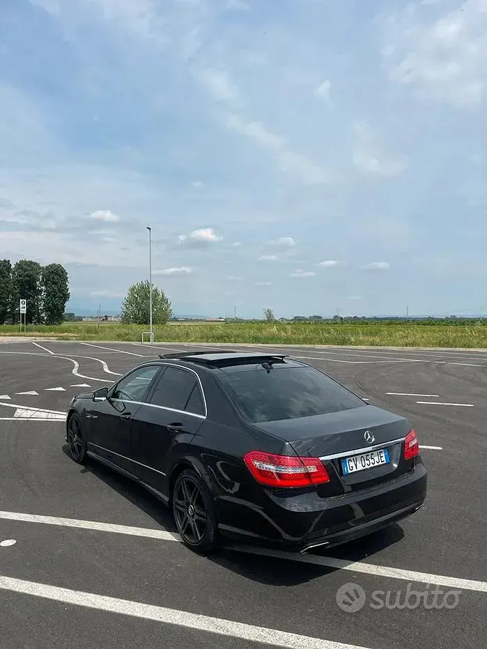 Usata Mercedes E350 306 CV (225 kW) 2011 Nero Berlina