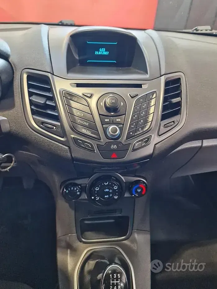 Usata Ford Fiesta Titanium 97 CV (71 kW) 2014 Blu Utilitaria