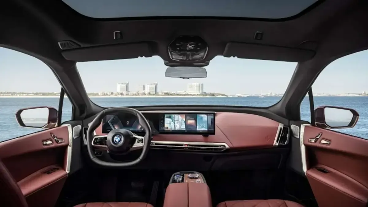 Nuova BMW iX M Sport 150 kW (204 CV) 2025 Argento SUV