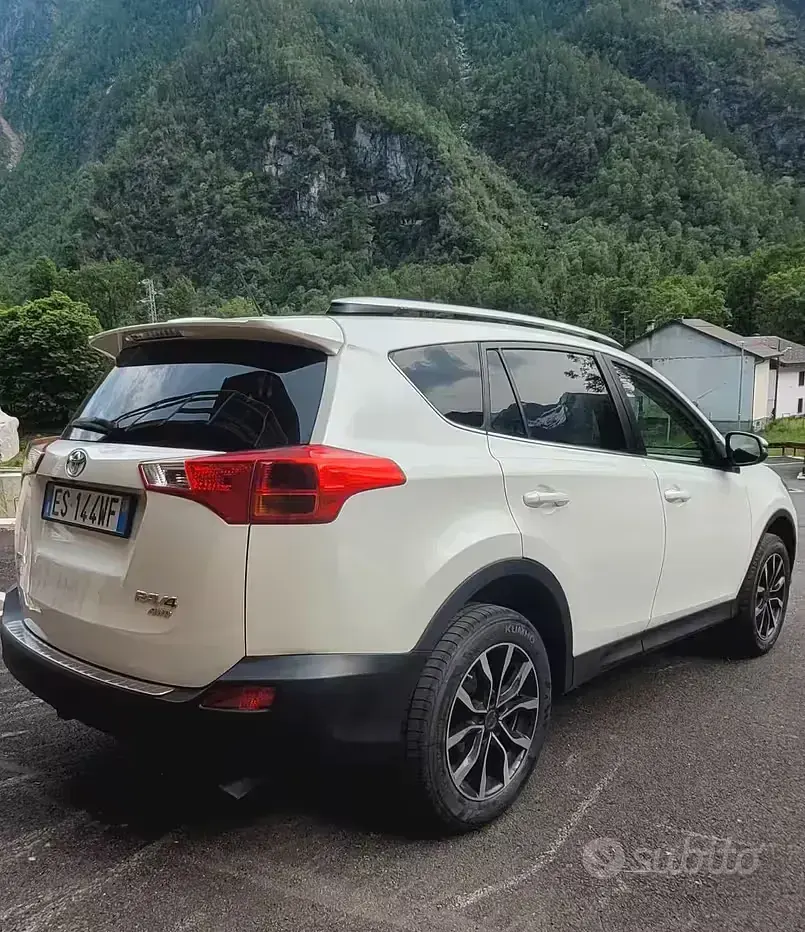 Usata Toyota RAV4 150 CV (110 kW) 2013 Bianco SUV