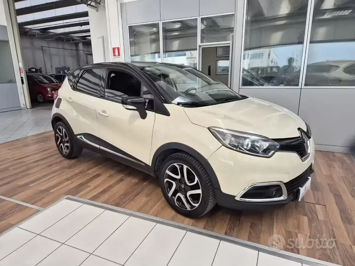 Usata Renault Captur 90 CV (66 kW) 2013 Bianco SUV