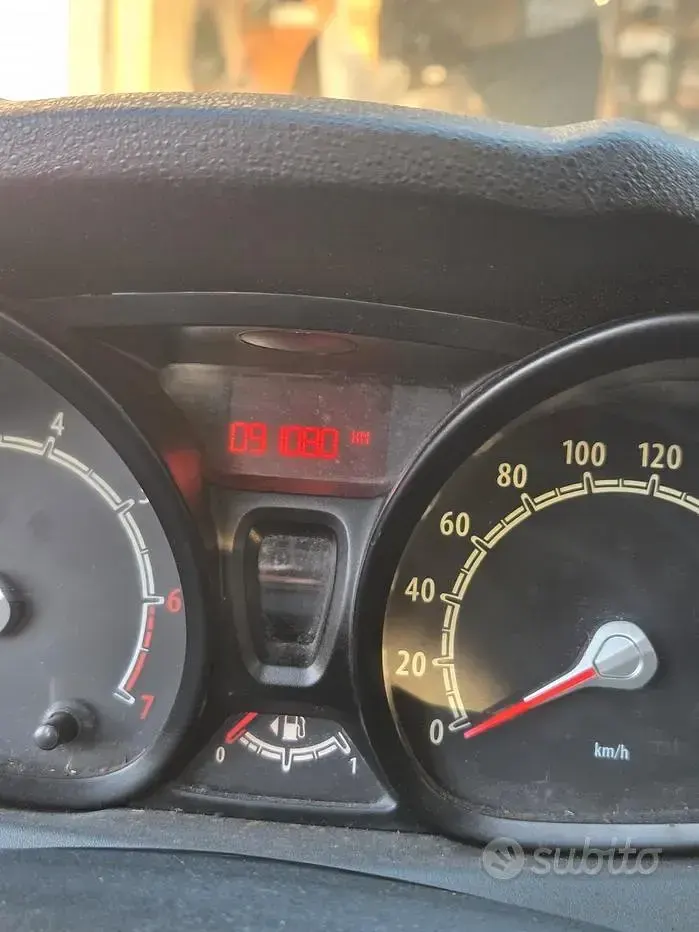 Usata Ford Fiesta 82 CV (60 kW) 2009 Nero Berlina