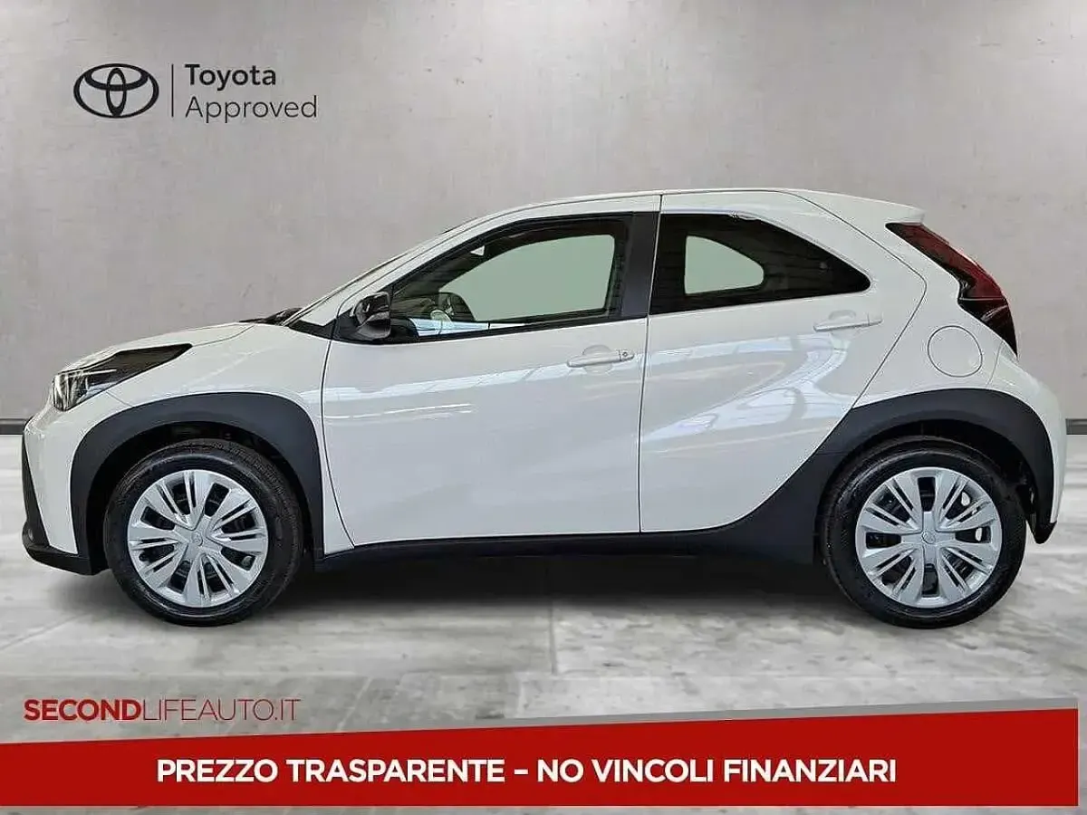 Nuova Toyota Aygo 92 CV (67 kW) 2026 Bianco Utilitaria