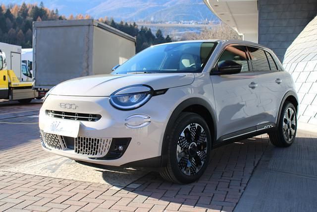 Nuova Fiat 600 La Prima 110 CV (80 kW) 2025 Beige SUV