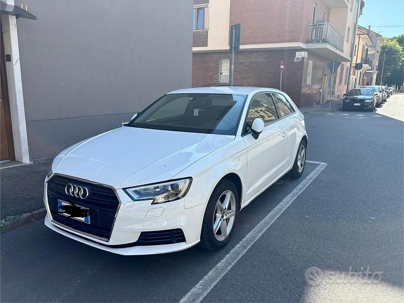 Bianco Usata 2017 Audi A3 Tre volumi | 10.500 € (Ottimo prezzo) - Immagine 1/4