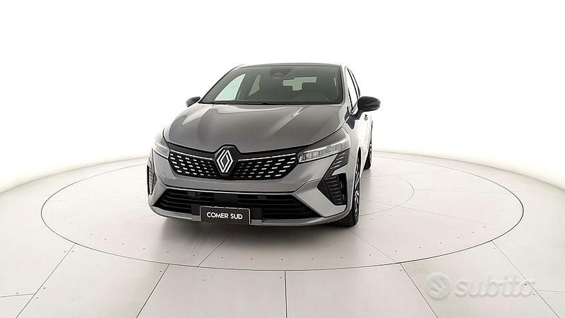 Usata Renault Clio V Techno 91 CV (66 kW) 2024 Grigio Berlina