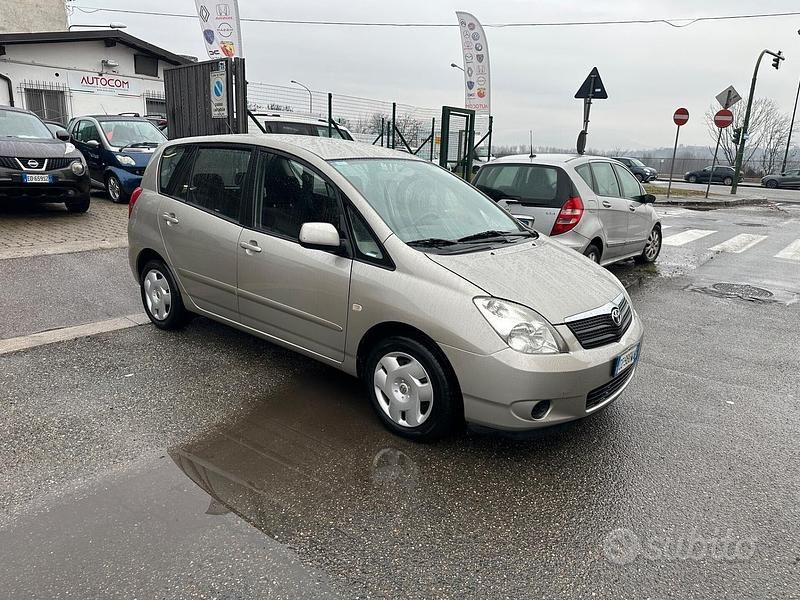 Usata Toyota Corolla 110 CV (80 kW) 2003 Grigio Berlina