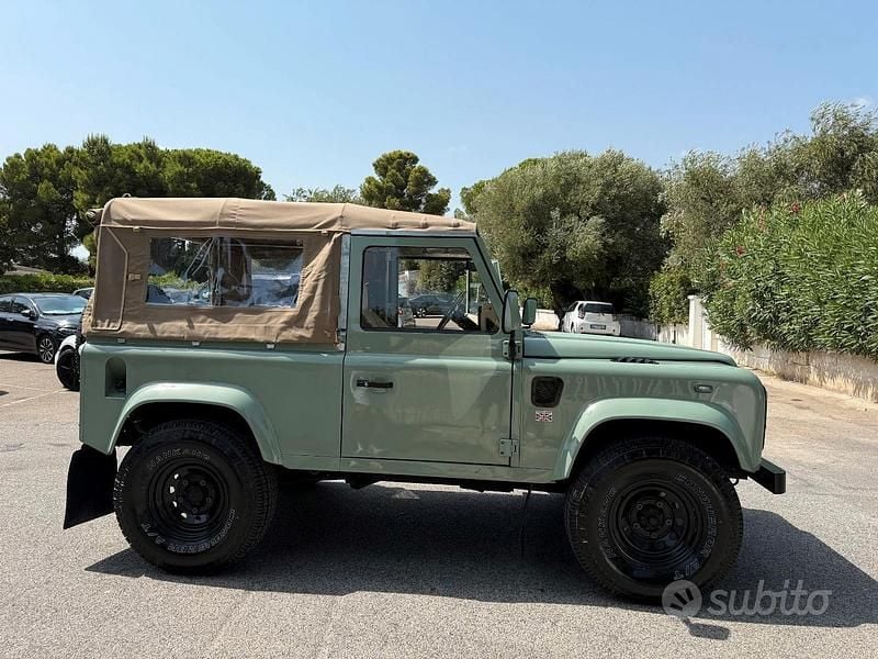 Usata Land Rover Defender 240 CV (176 kW) 2025 SUV