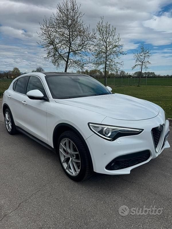 Usata Alfa Romeo Stelvio Lusso 210 CV (154 kW) 2019 Bianco SUV