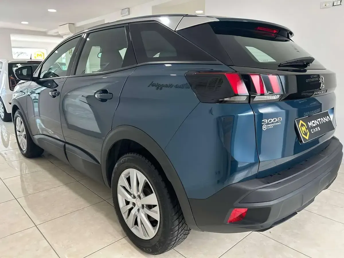 Usata Peugeot 3008 Active 131 CV (96 kW) 2023 Blue celebes metallizzato SUV