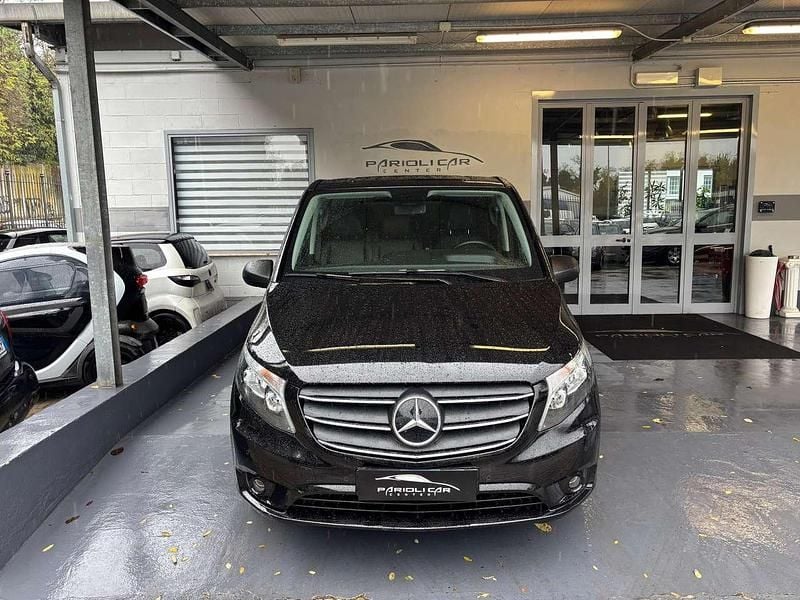 Nero Usata 2024 Mercedes Vito Furgone | 44.500 € (Buon prezzo) - Immagine 1/4