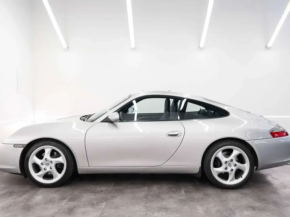 Usata Porsche 911 Carrera 320 CV (235 kW) 2002 Argento Coupé