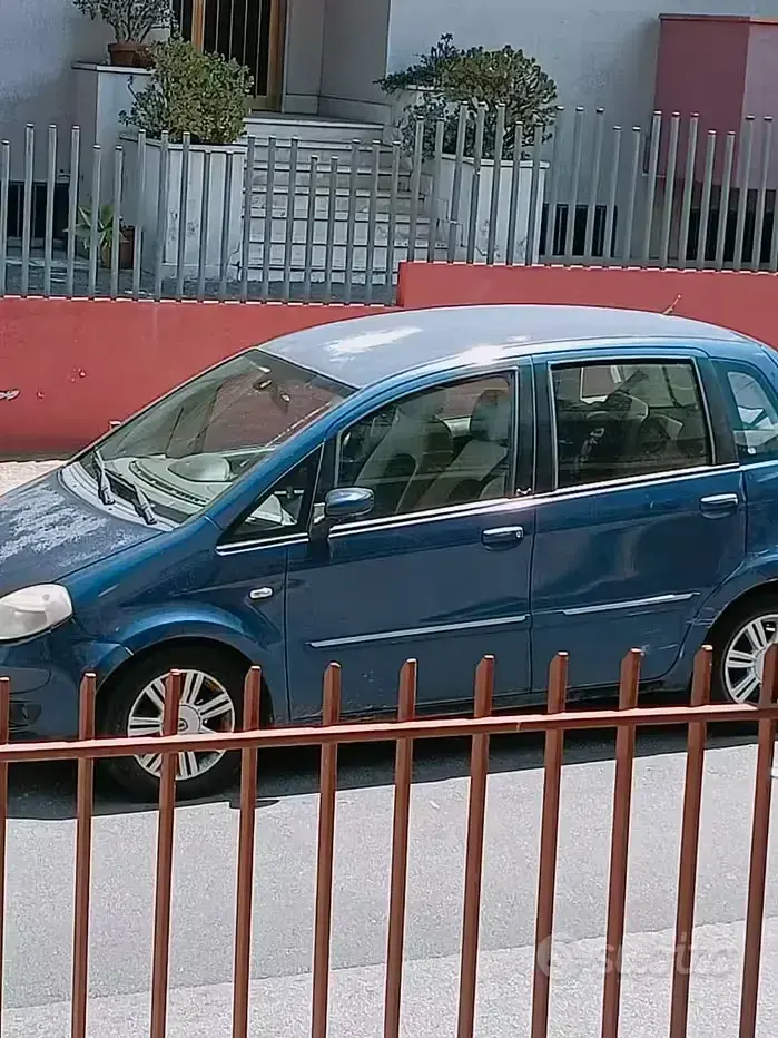 Usata Lancia Musa 69 CV (50 kW) 2006 Bluazzurro Monovolume
