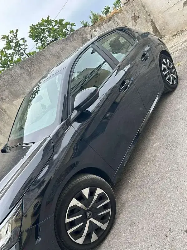 Usata Peugeot 208 Style 75 CV (55 kW) 2024 Utilitaria