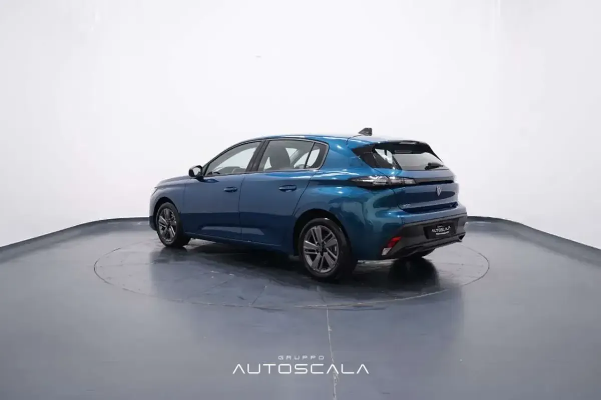 Usata Peugeot 308 Active 131 CV (96 kW) 2024 Blu celebes Berlina