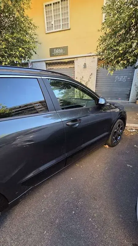 Usata Kia Niro Style 105 CV (77 kW) 2023 Grigio SUV
