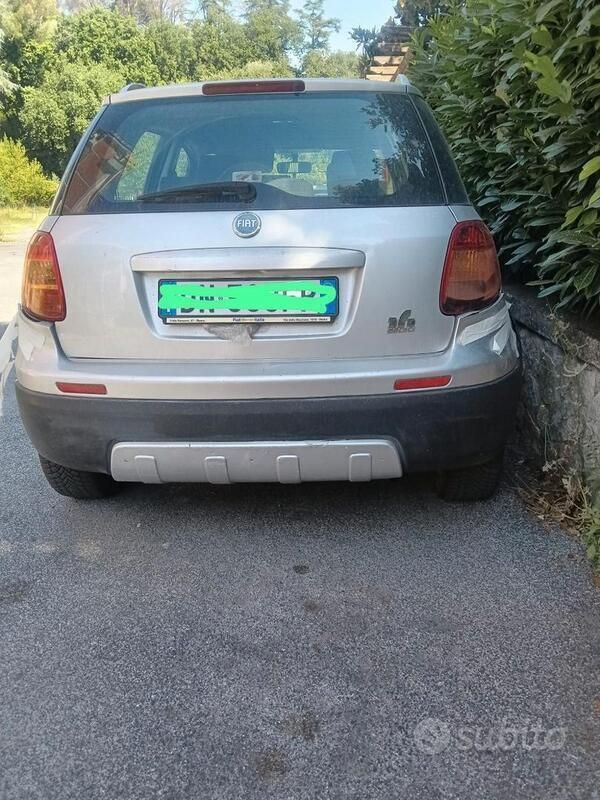 Usata Fiat Sedici 107 CV (78 kW) 2008 Grigio SUV