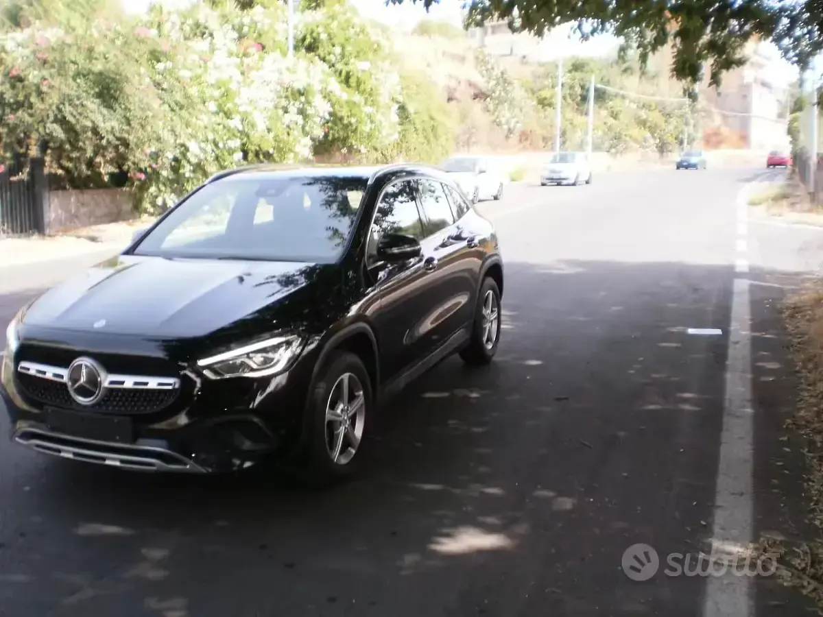 Usata Mercedes GLA200 150 CV (110 kW) 2021 Nero SUV