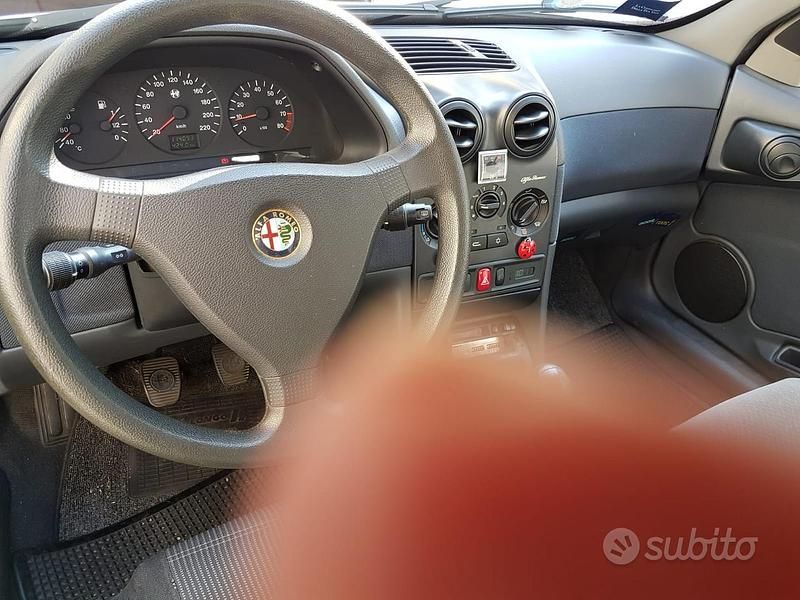 Usata Alfa Romeo 145 103 CV (75 kW) 1997 Grigio Utilitaria