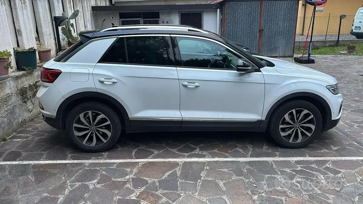 Usata VW T-Roc 110 CV (80 kW) 2023 Bianco SUV
