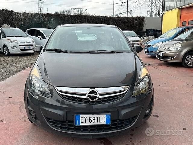 Usata Opel Corsa 85 CV (62 kW) 2015 Grigio Utilitaria