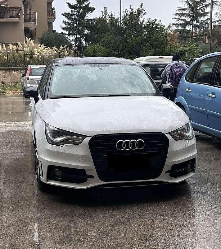 Usata 2015 Audi A1 Sportback S-Line Due volumi | 13.000 € (Molto cara) - Immagine 1/1